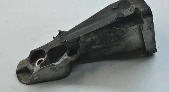 BMW 5 E60 E61 Engine mounting bracket 6763218