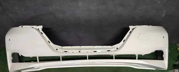 Nissan Leaf II (ZE1) Front bumper