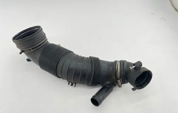 Seat Alhambra (Mk2) Turbo air intake inlet pipe/hose 5N0129656