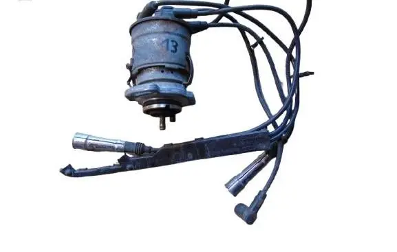 Volkswagen Golf III Spark distributor 030905205C