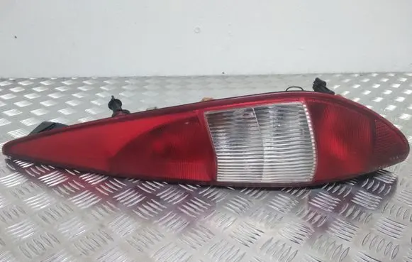 Ford Mondeo Mk III Rear/tail lights 1S7113404C