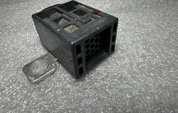 Audi Q7 4L Battery relay fuse 4F0915519