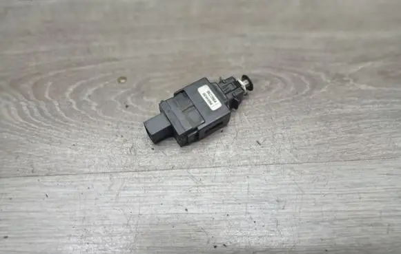 Volvo V70 Brake pedal sensor switch 8622064