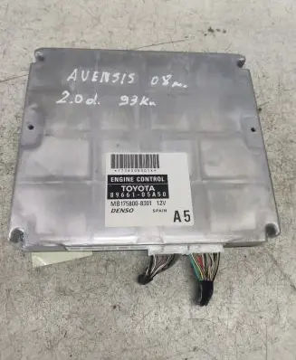 Toyota Avensis T250 Engine control unit/module 8966105A50 MB1758008301