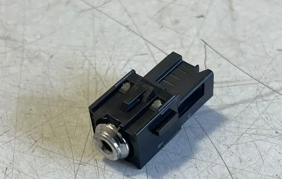 Peugeot Expert AUX in-socket connector 967824977700