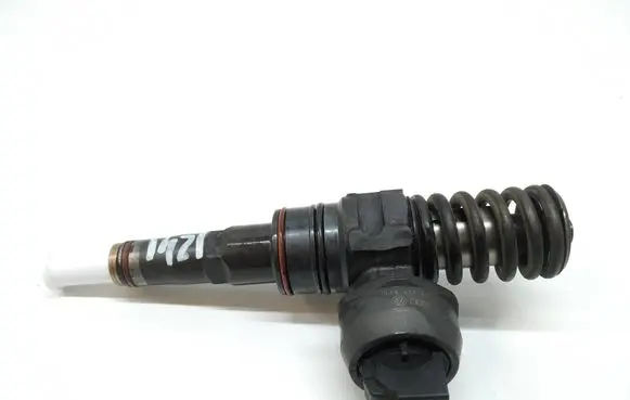 Volkswagen Sharan Fuel injector 038130073AH