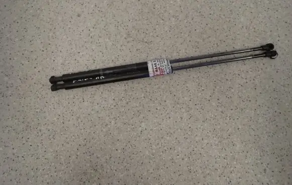Toyota Prius (XW20) Tailgate strut 