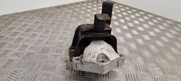Engine mount bracket