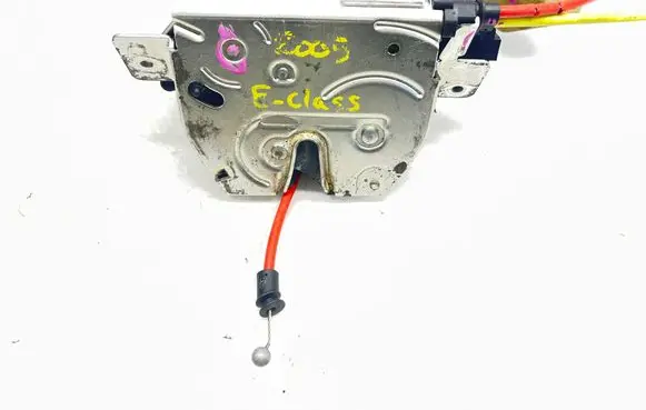 Mercedes-Benz E W211 Tailgate/trunk/boot lock/catch/latch A2117400036