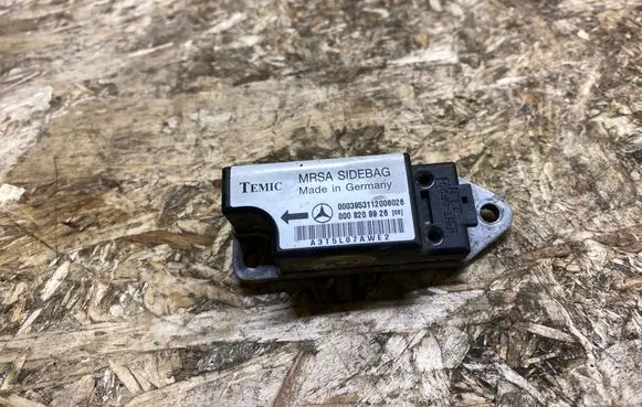 Mercedes-Benz SL R129 Airbag deployment crash/impact sensor 0008209926 000395311