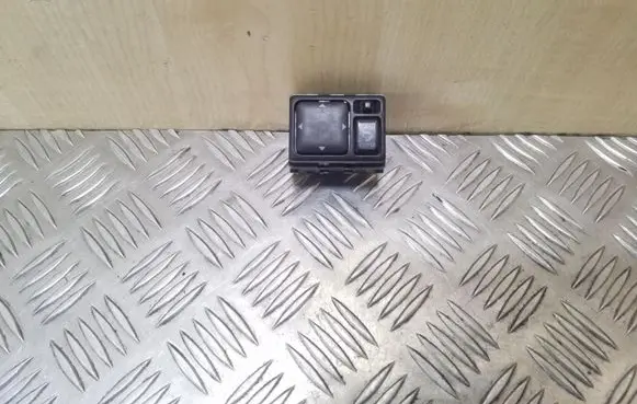 Nissan X-Trail T30 Wing mirror switch