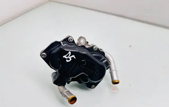 Seat Leon (5F) EGR valve 04L131501E