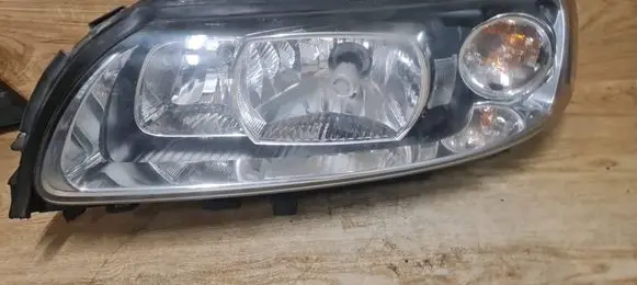 Volvo S60 Headlight/headlamp 30784247 89901002