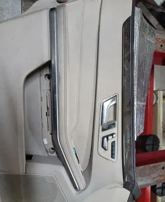 Mercedes-Benz E W212 Front door card panel trim
