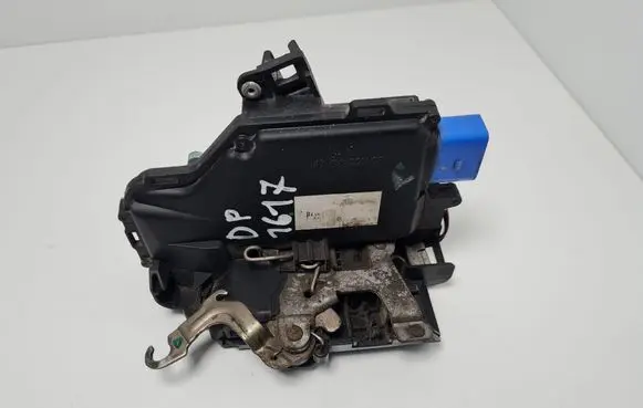 Volkswagen Caddy Front door lock