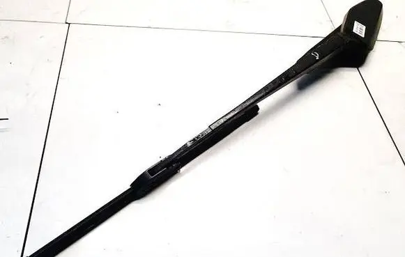 Nissan Almera Tino Front wiper blade arm
