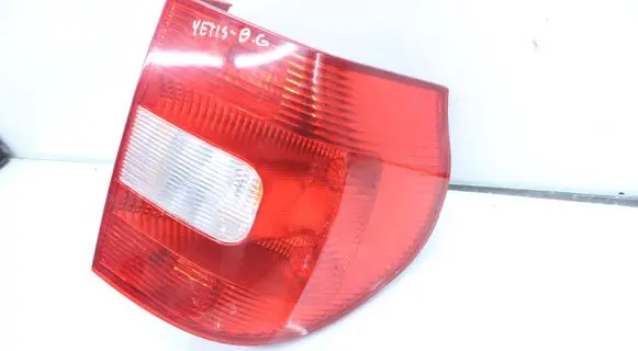 Skoda Yeti (5L) Rear/tail lights 5L0945096
