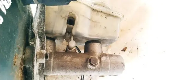 Ford Probe Master brake cylinder