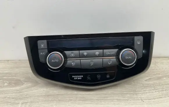 Nissan X-Trail T32 Climate control unit 275004EA0A 8093X887035P