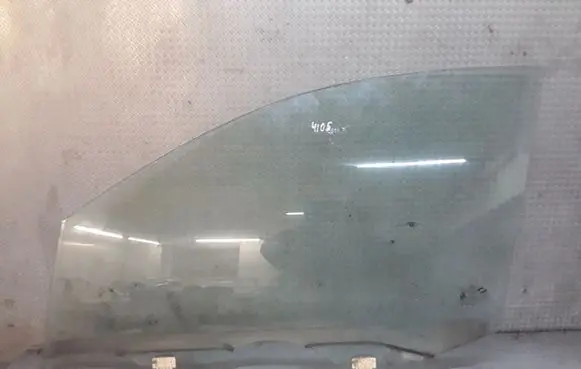 Renault Koleos I Front door window glass four-door