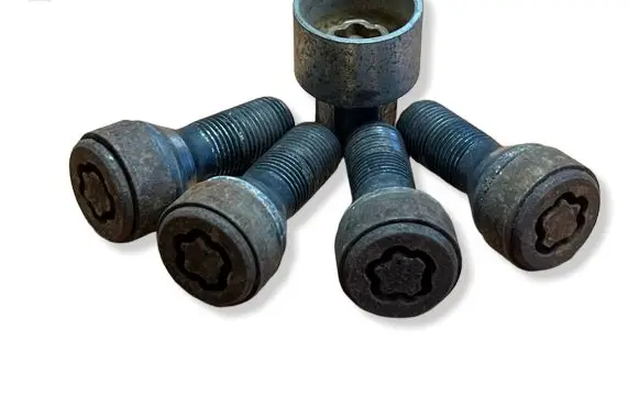 BMW 3 F30 F35 F31 Anti-theft wheel nuts and lock 6776076