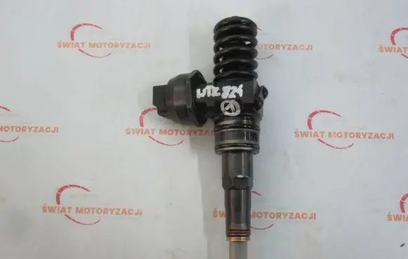 Volkswagen Caddy Fuel injector 038130073AP