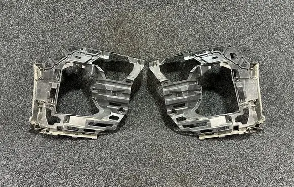Volkswagen Golf VII Front bumper mounting bracket 5G0807723 5G0807724