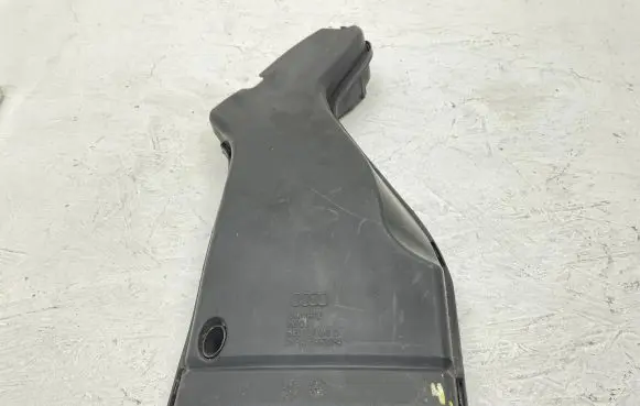Audi A4 S4 B6 8E 8H Air intake duct part 8E0129618D