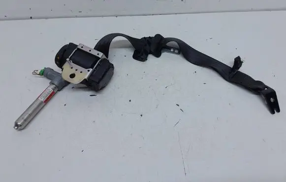 Volvo S80 Middle seatbelt (rear) 39808363 379904