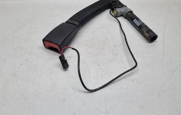 BMW 5 E60 E61 Front seatbelt buckle 7210888