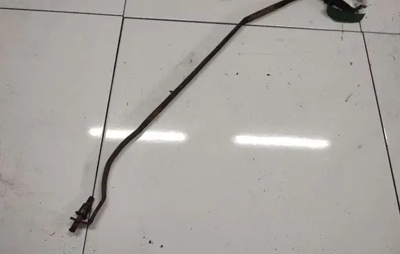 Subaru B9 Tribeca Fuel tank mounting bracket 