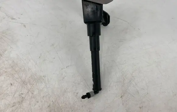 Toyota Avensis T270 Headlight washer spray nozzle 8520805041