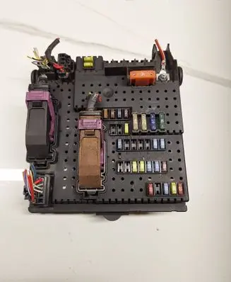 Volvo V70 Fuse module 8676391 12217799