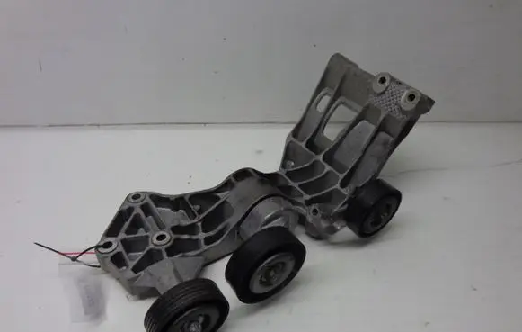 Mercedes-Benz A W169 Generator/alternator bracket 2662000970