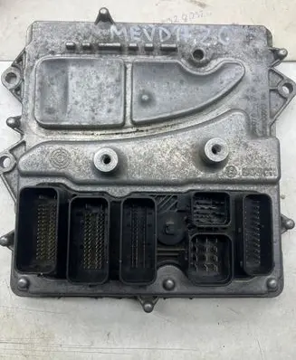 BMW 5 F10 F11 Engine control unit/module 8604275 170190326 0261S08985