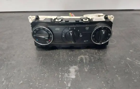 Mercedes-Benz A W169 Climate control/heater control trim A1698301385