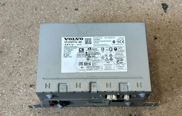Volvo XC40 Radio/CD/DVD/GPS head unit 32326976