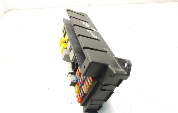 Volkswagen Crafter Fuse module A9065450401 K1028