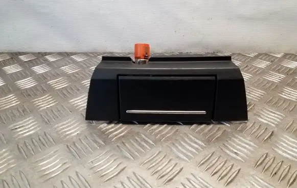 Chrysler 300 - 300C Car ashtray 1090090