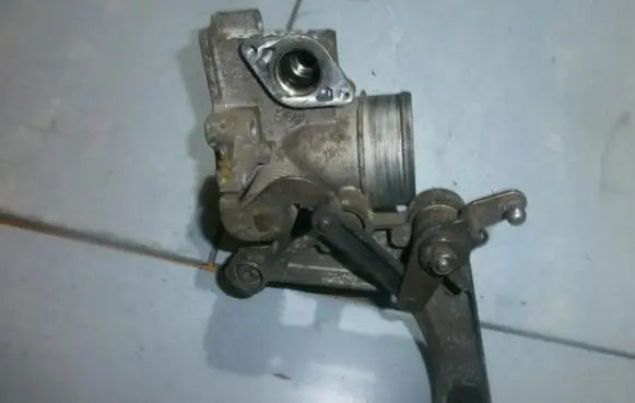Renault Megane I Throttle valve 71622702