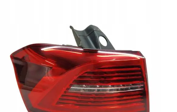 Volkswagen PASSAT B8 Rear/tail lights 3G9945207F