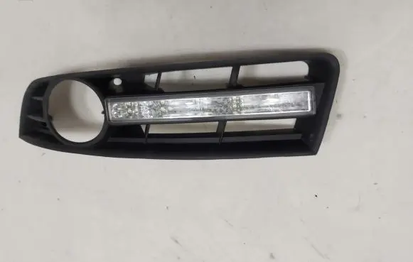 Volkswagen PASSAT B6 Front bumper lower grill