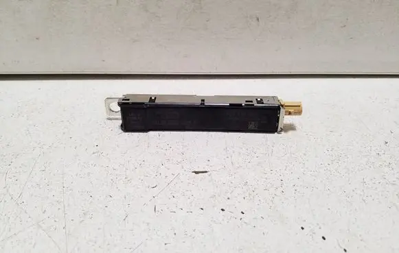 Audi Q3 8U Aerial antenna amplifier 8U0035225B