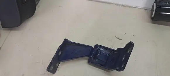 Mercedes-Benz Vito Viano W639 Loading door upper hinge A6397402037