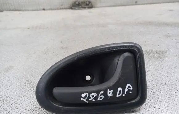 Opel Vivaro Front door interior handle 99035101