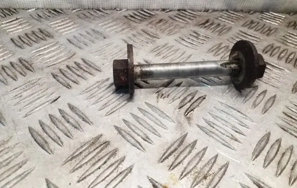Mercedes-Benz Vito Viano W638 Rear suspension camber bolt 