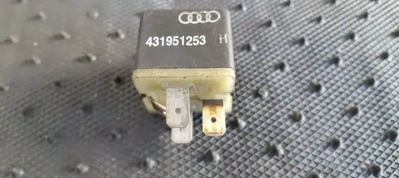 Volkswagen PASSAT B5 Other relay 431951253H