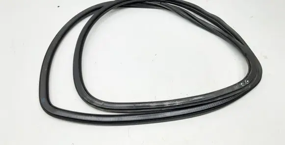Audi Q7 4L Rear door rubber seal (on body) 