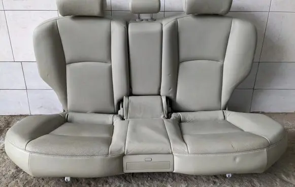 Infiniti FX Rear seat 