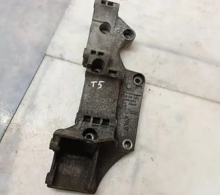 Volkswagen Transporter - Caravelle T5 Generator/alternator bracket 045903143F 31842